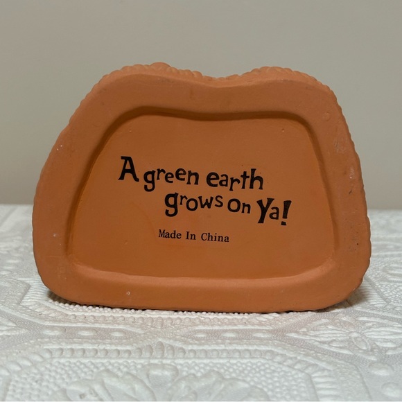 Chia Pet SpongeBob SquarePants Collection Decorative Planter - Picture 9 of 9